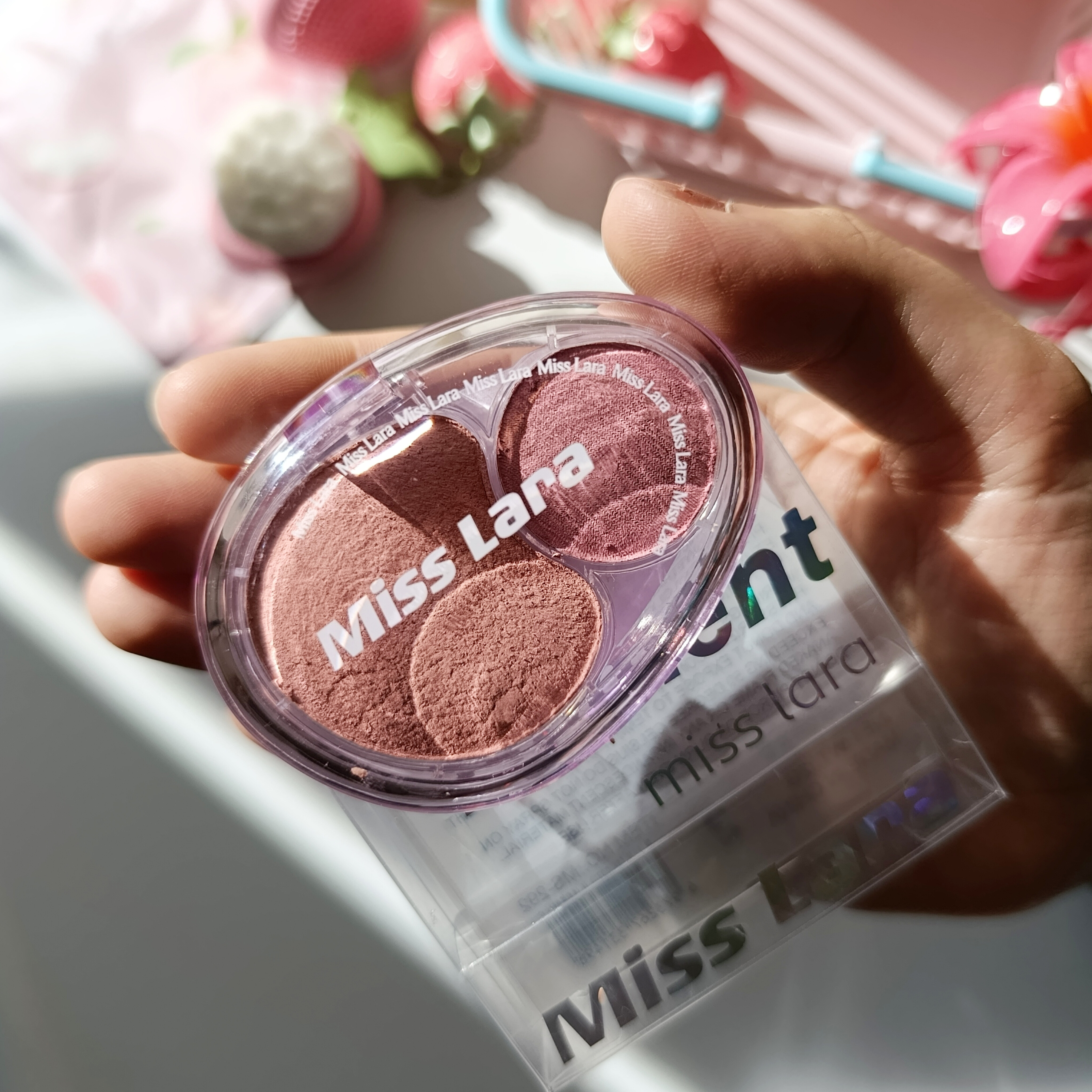 رژگونه بالشتی میس لارا