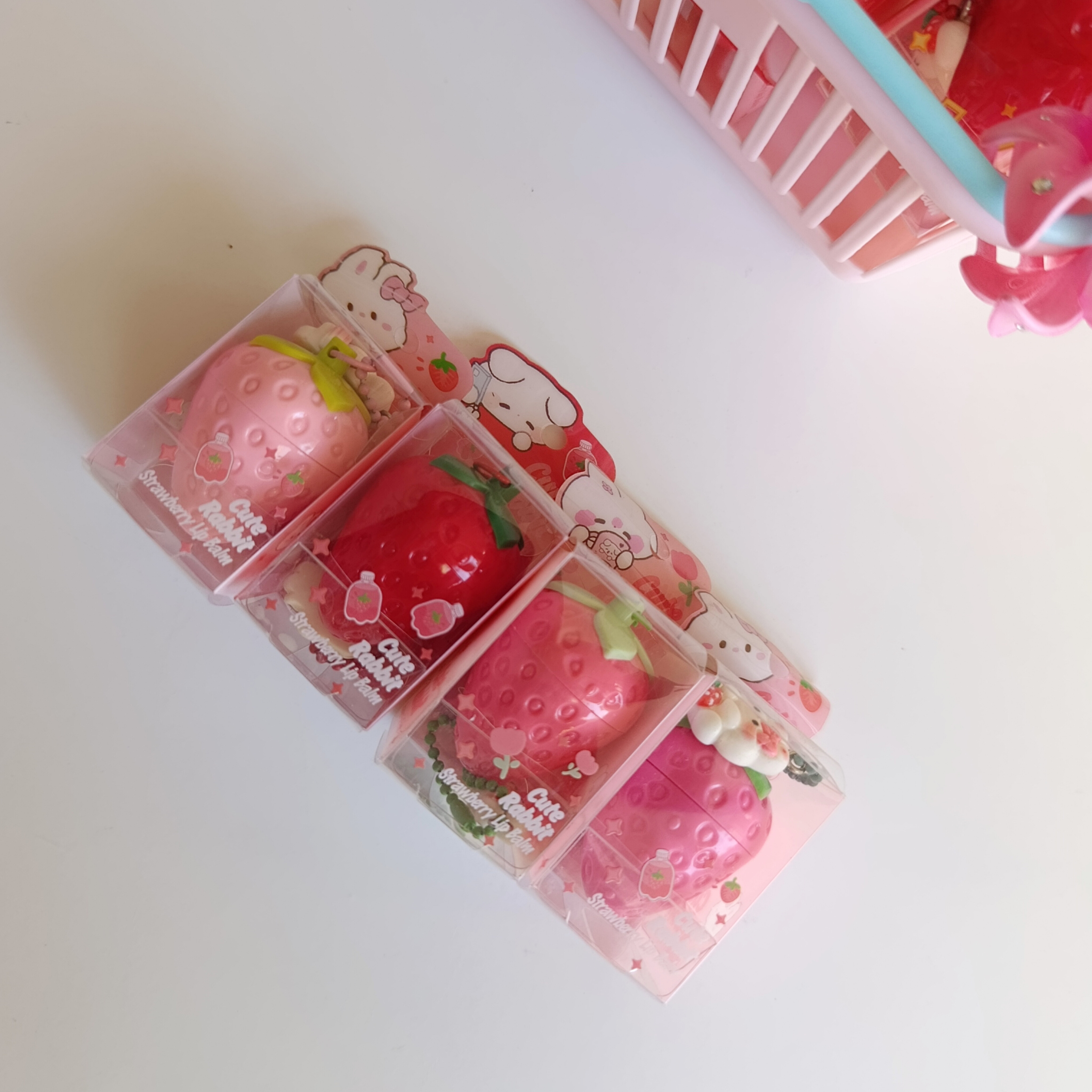 لیپ بالم توت فرنگی آویز عروسکی