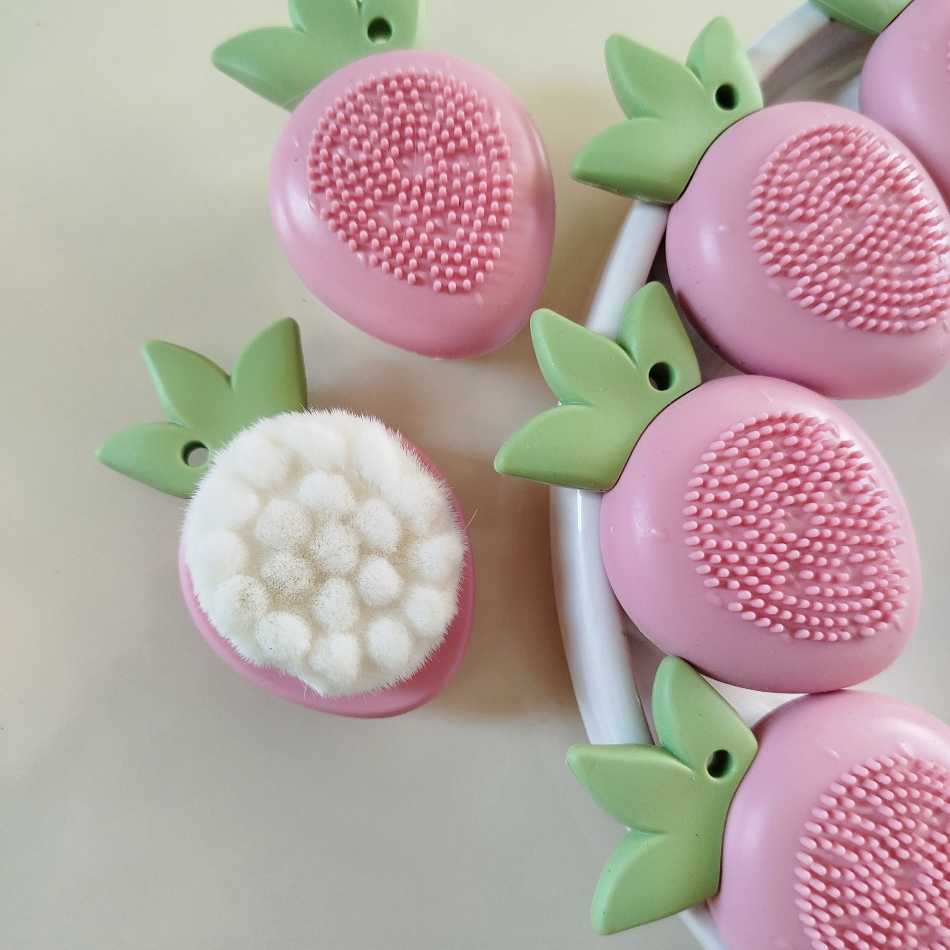 فیس براش توت فرنگی