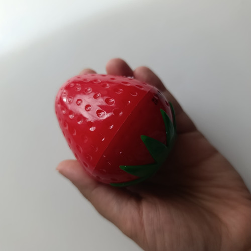 کرم دست توت فرنگی